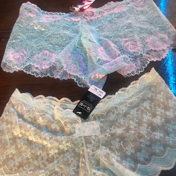 Laced underwear - Picture 3 of 3